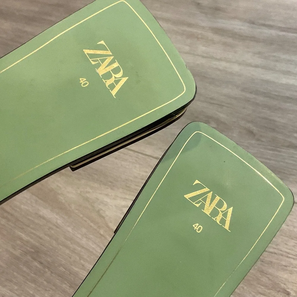 ZARA Green Glossy  Sandal Size EU40 US 9 - Picture 5 of 7